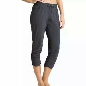 Athleta Prima Capri Pants size 8